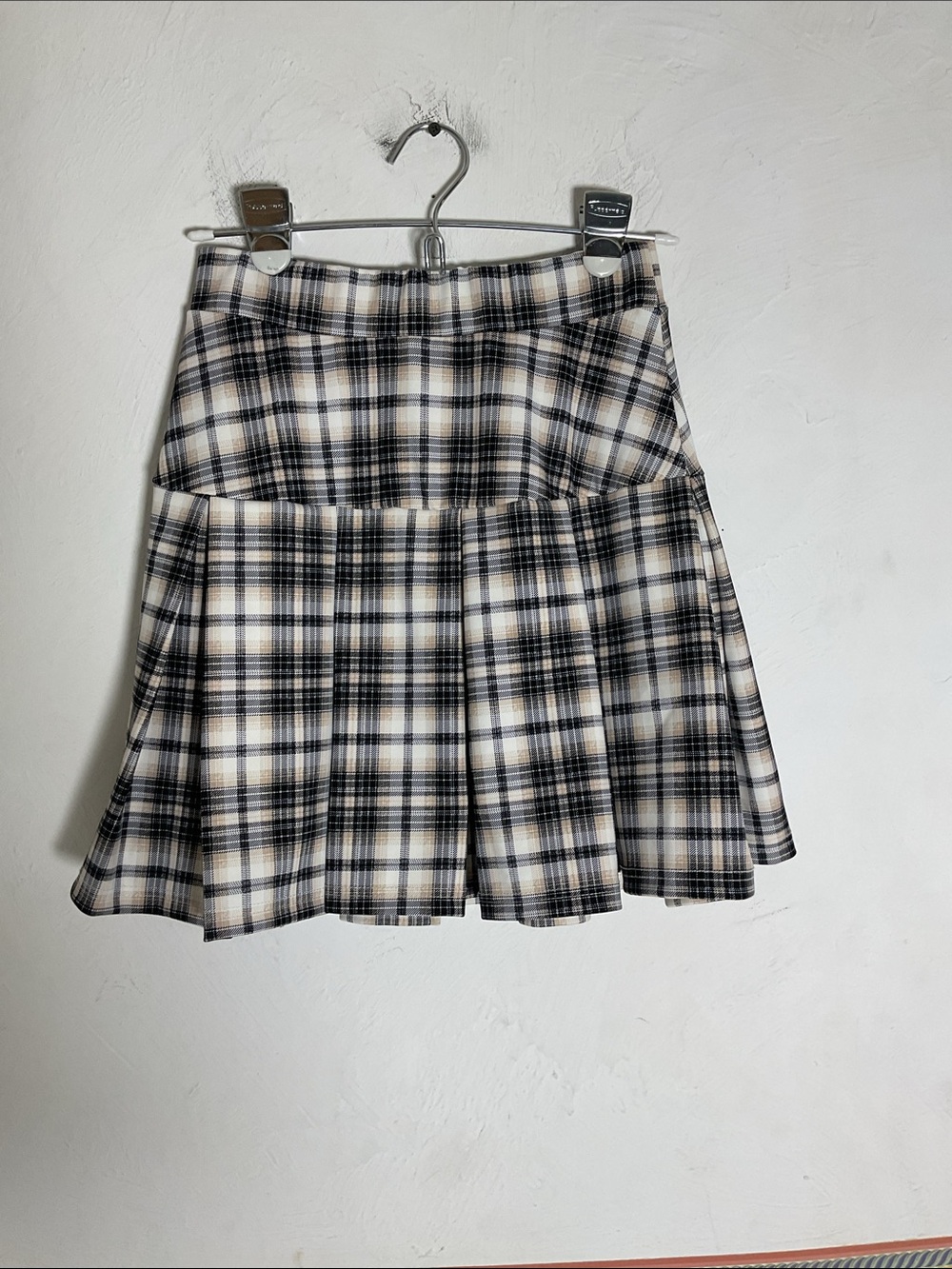 Dizzy Lizzy Plaid Drop Waist Pleated Mini Skirt Size M Black Beige Stretch